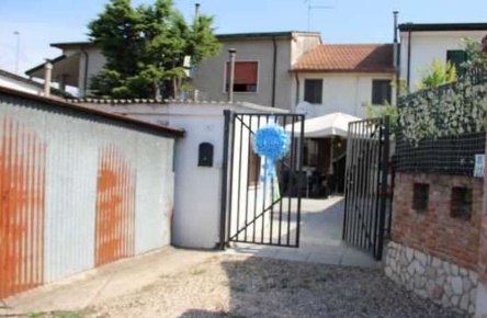 Foto Appartamento in Via Motte Crosaron, Arcole di 99 m² con 4 locali