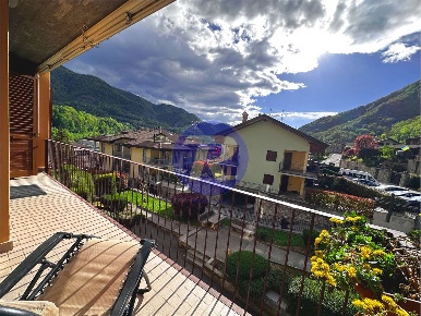 Foto Appartamento in Via San Bernardino 40, Zogno Centro di 160 m²