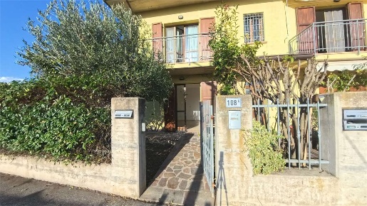 Foto Appartamento in Via Provinciale le Uso 108, Borghi Lo Stradone