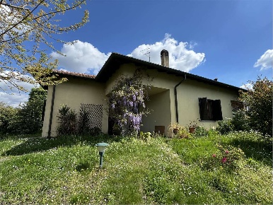 Foto Villa unifamiliare in via Belvedere 2, Guanzate Centro di 210 m²