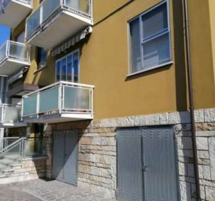 Foto Appartamento in Via del Platano, Rimini di 88 m² con 5 locali