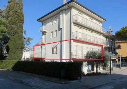 Foto Appartamento in Piazza Piave, Caorle Centro di 121 m² con 8 locali