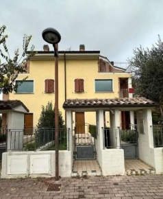Foto Appartamento in Via Lazio, Monte Porzio Castelvecchio di 201 m²