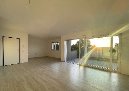 Foto Appartamento in via caduti di nassirya, Rovellasca di 99 m² in vendita