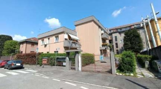 Foto Appartamento in Via Marsala, Varedo di 99 m² con 6 locali in vendita