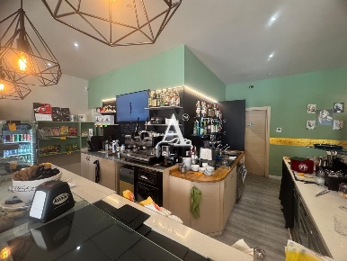 Foto Bar a San Giovanni Lupatoto Centro di 90 m² con 2 locali in vendita