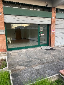 Foto Ufficio in Via Garibaldi, Albizzate di 40 m² con 1 locali in affitto