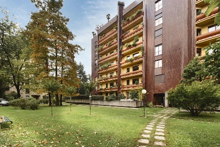 Foto Appartamento in Via Crescitelli, Monza Parco di 172 m² con 5 locali