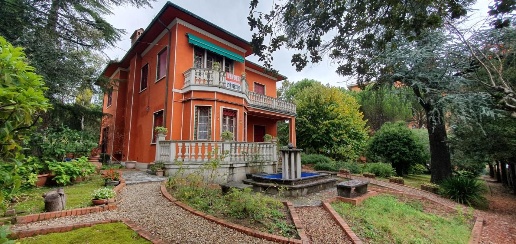 Foto Villa unifamiliare a Altopascio Altopascio Centro di 500 m² in vendita