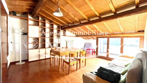 Foto Attico a Pisa Ospedaletto di 80 m² con 4 locali in affitto