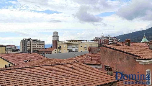 Foto Appartamento a Massa Centro di 80 m² con 3 locali in vendita