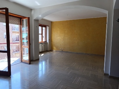 Foto Appartamento in Via Cafasso, Asti di 110 m² con 4 locali in vendita
