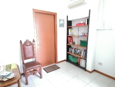 Foto Ufficio a Carrara Avenza di 80 m² con 2 locali in vendita