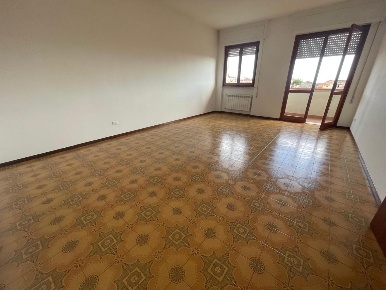 Foto Appartamento a Carrara Marina di Carrara di 98 m² con 4 locali