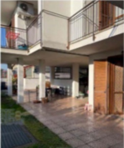 Foto Appartamento a Romano Canavese Centro di 125 m² con 6 locali