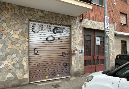 Foto Negozio a Collegno Santa Maria di 24 m² con 2 locali in vendita