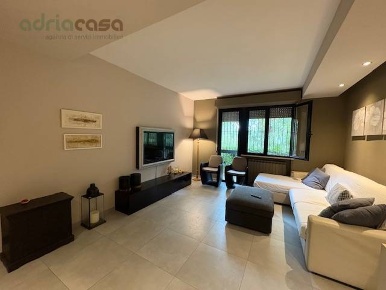 Foto Appartamento in Via Meucci, Riccione Fontanelle di 80 m² con 4 locali