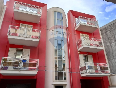 Foto Appartamento in VIA LEONIDA BISSOLATI, Solarino di 140 m² con 8 locali