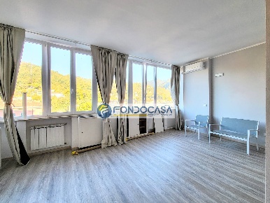 Foto Appartamento in Via Mazzini, Carrara Centro di 50 m² con 1 locali