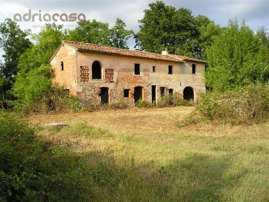 Foto Villa unifamiliare in Via Tavoleto, Misano Adriatico di 500 m²