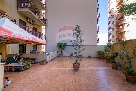 Foto Appartamento in Corso Calatafimi, Palermo di 150 m² con 4 locali