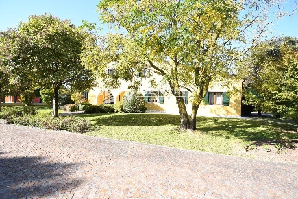 Foto Villa singola a Casier Dosson di 400 m² con 10 locali in vendita