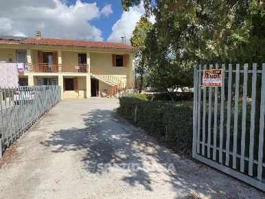 Foto Casa indipendente in Contrada Sarrocciano, Corridonia di 150 m²