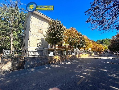 Foto Appartamento in via san marino, Teramo Centro di 136 m² con 5 locali