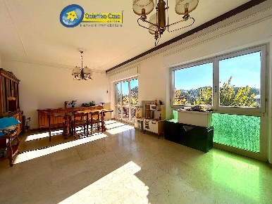 Foto Appartamento in via san marino, Teramo Centro di 136 m² con 5 locali