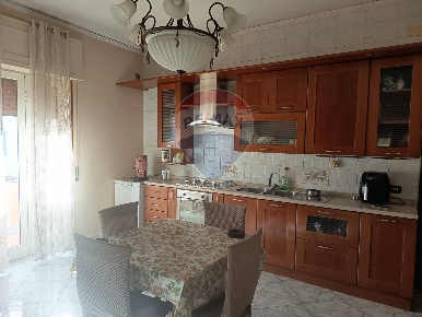 Foto Appartamento a Napoli Secondigliano di 71 m² con 3 locali in vendita