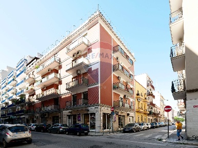 Foto Locale commerciale in Via Francesco Lattanzio, Bari San Pasquale