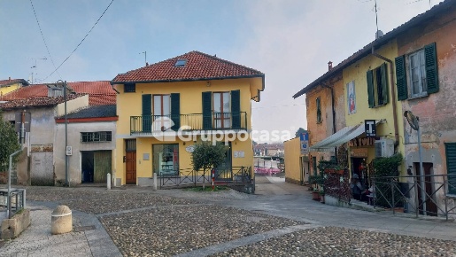 Foto Appartamento in via Vittorio Veneto, Bernate Ticino Centro di 145 m²