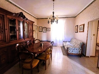 Foto Appartamento in via XX Settembre, Caprarola Centro di 65 m² in vendita