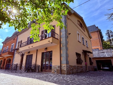 Foto Villa a schiera in VIA GIOVANNI BOVIO, Fabriano Centro di 160 m²