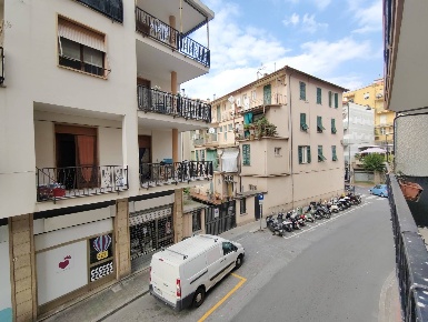 Foto Appartamento in Via Dante, Finale Ligure Centro di 70 m² con 3 locali