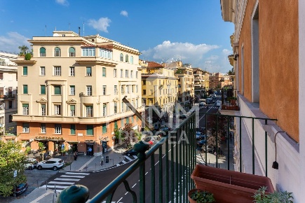 Foto Appartamento in Via Catanzaro, Roma Bologna di 155 m² con 3 locali