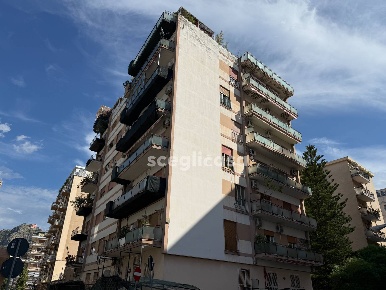 Foto Appartamento in Via Calabria, Palermo De Gasperi - Croce Rossa