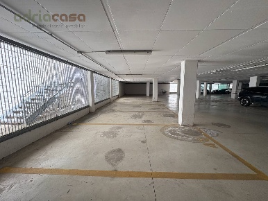 Foto Box in Viale San Martino, Riccione Abissinia di 14 m² con 1 locali