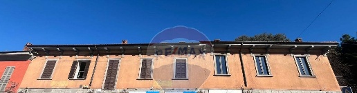 Foto Appartamento in Via Aldo Mazza, Gavirate Centro di 75 m² con 2 locali