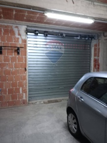 Foto Box in via Leonida Bissolati, Solarino di 160 m² con 2 locali