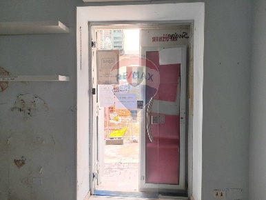 Foto Negozio in Trav.Cappuccini III, Pozzuoli Lungomare di 53 m² in affitto