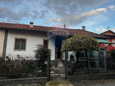 Foto Villa bifamiliare in VIA LUIGI SOTTINI, Cressa Centro di 130 m²