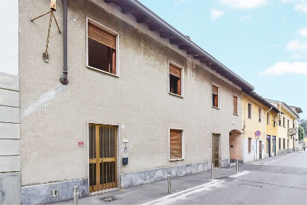 Foto Negozio in VIA SIVIO PELLICO 17, Carate Brianza Centro di 59 m²