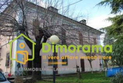 Foto Casa indipendente in Via Lizzano  609, Cesena Settecrociari di 411 m²