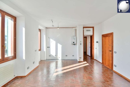 Foto Appartamento in Via Volta, Lambrugo di 78 m² con 3 locali in vendita