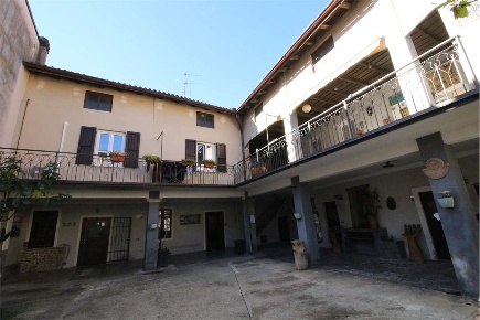 Foto Rustico in VIA  SORTE  3, Suisio di 230 m² con 10 locali in vendita