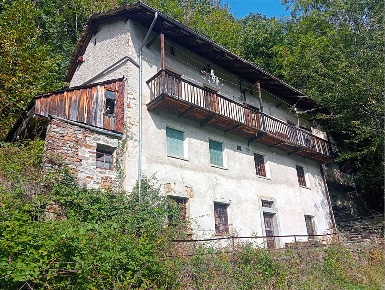 Foto Villa bifamiliare in località Pariassa, Fontainemore di 230 m²