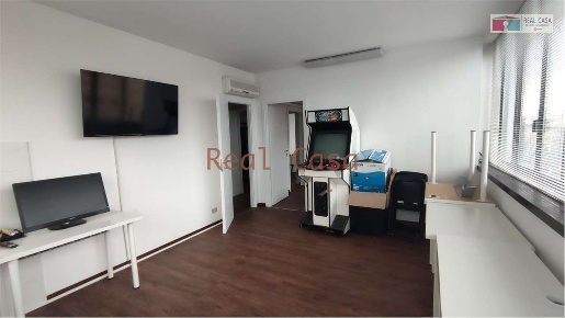 Foto Ufficio in Via Rainusso, Modena San Faustino di 75 m² con 3 locali