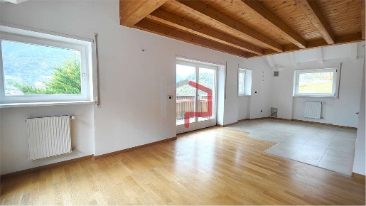 Foto Appartamento in via Castellano 135, Bressanone di 226 m² con 4 locali