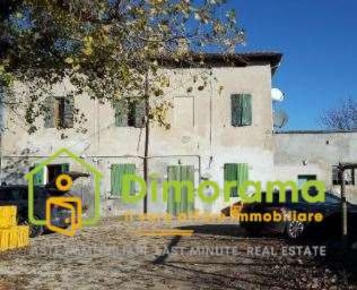 Foto Casa indipendente in via del Santuario 7, Forlì Carpinello di 514 m²